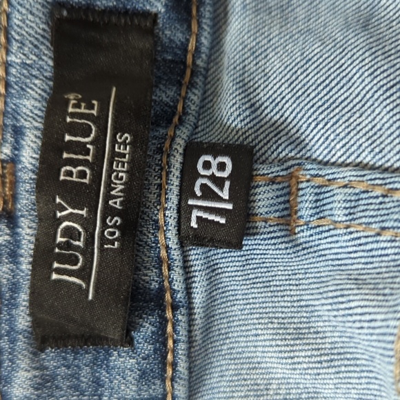 Judy Blue Hi-Waisted Embroidered Pocket Relaxed Fit 7/28 - Picture 16 of 16